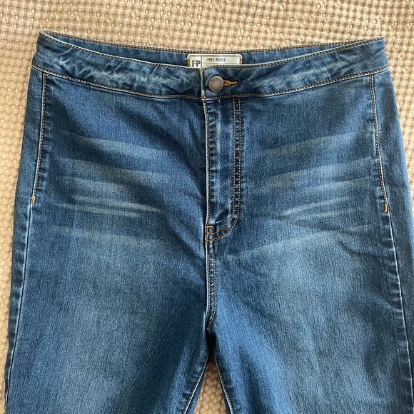 Free People high rise Float on flare jeans - Picture 2 of 5